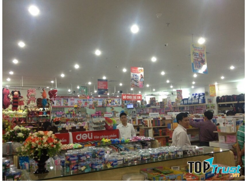 Nhà sách Tân Việt