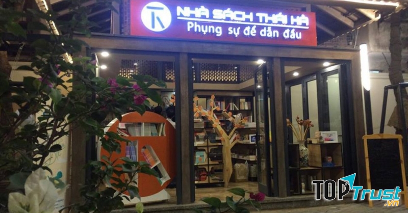 Nhà sách Thái Hà.