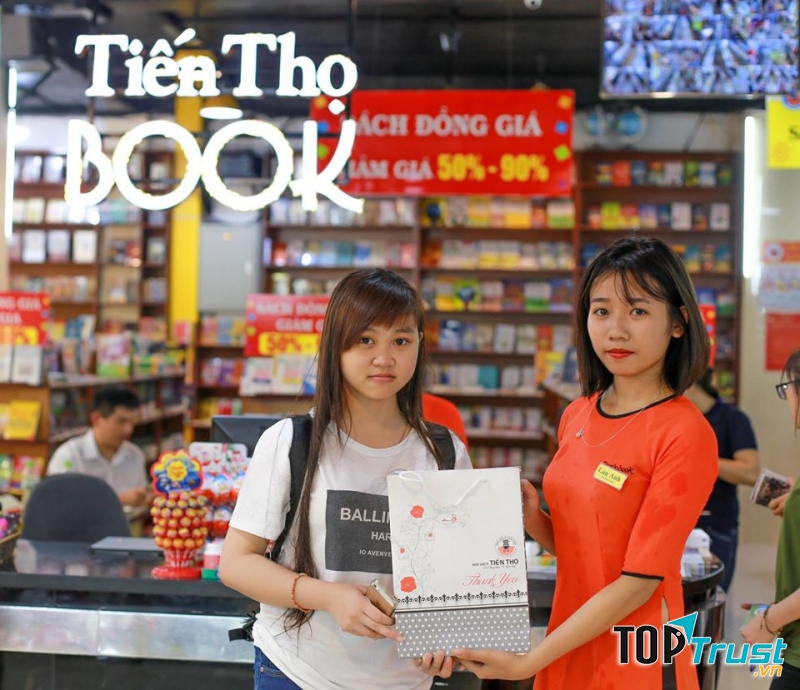 Nhà sách Tiến Thọ.