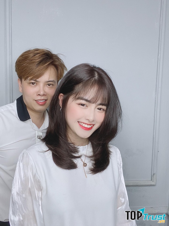 Nhà tạo mẫu tóc Sinh Anh