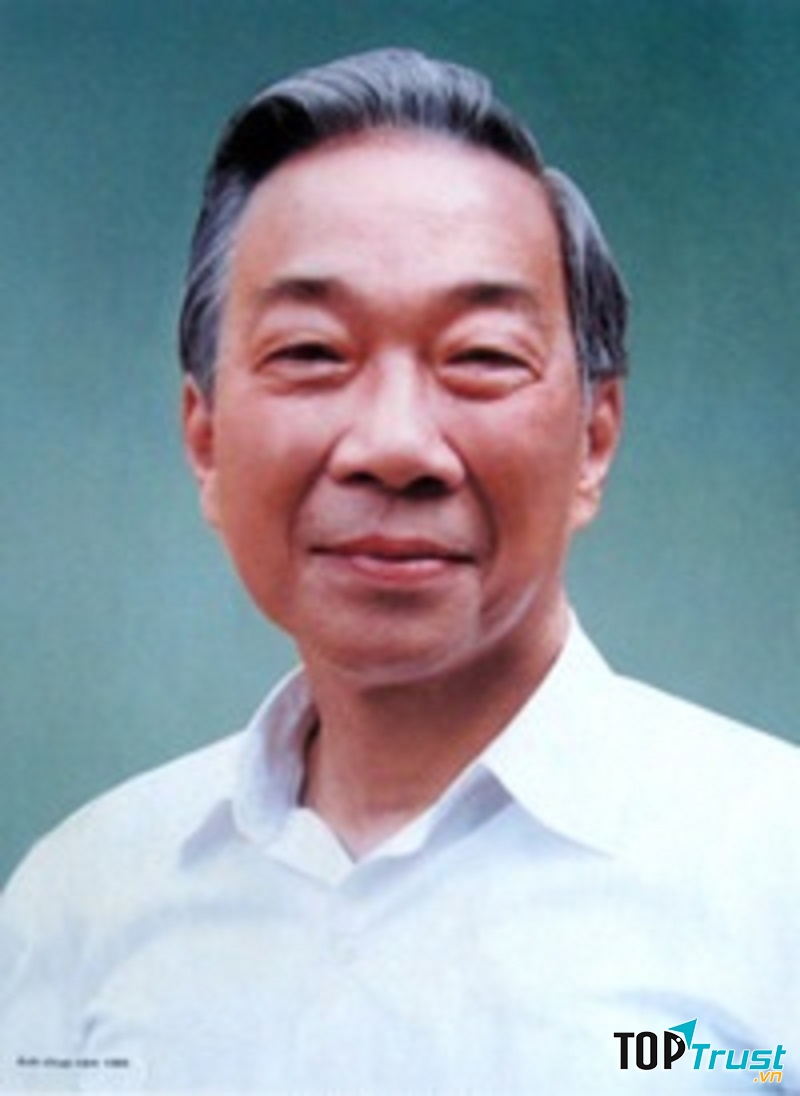 Nhà thơ Tố Hữu