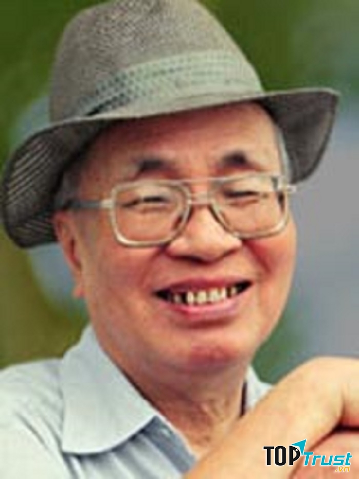 Nhà thơ Chính Hữu