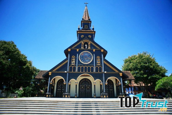 Nhà thờ gỗ 100 tuổi