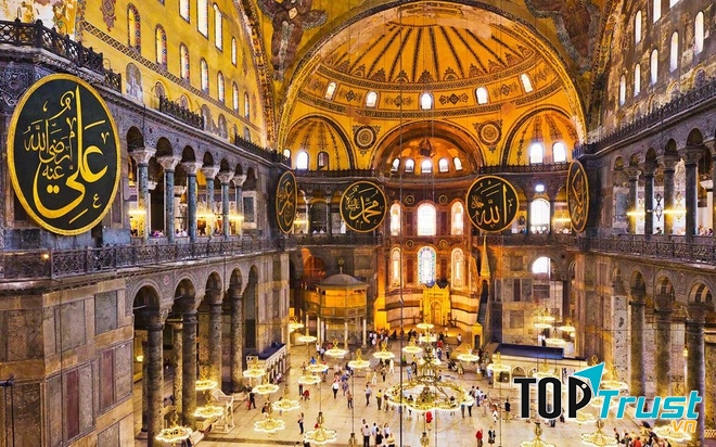 Nhà thờ Hagia Sophia là nơi hội tụ của nhiều nền văn minh