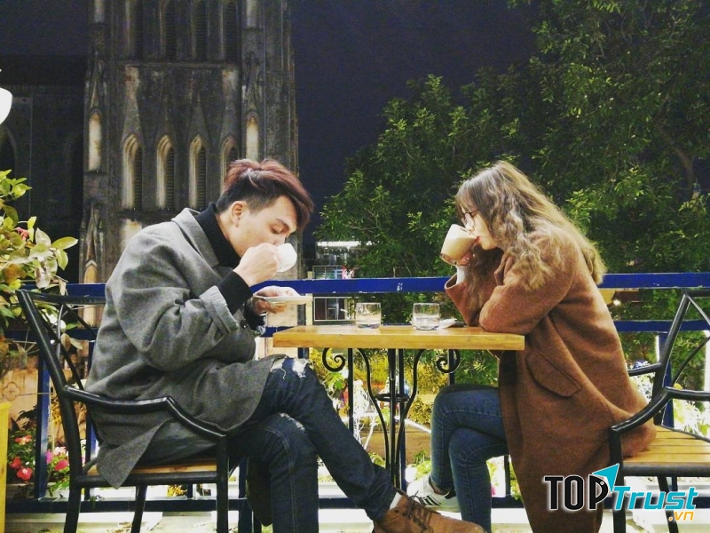 Những quán cafe quanh đây cực đẹp