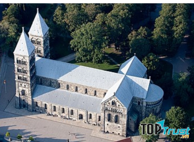 Toàn cảnh nhà thờ Lund nhìn từ trên cao