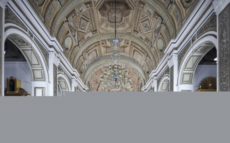 Bên trong Nhà thờ San Augustin
