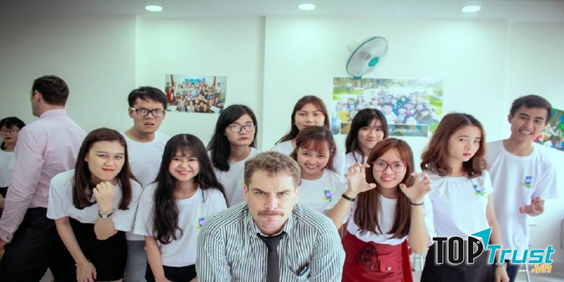 Nha Trang English Club - Nói Tiếng Anh Cùng Tây