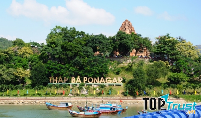 Tháp Bà Ponagar