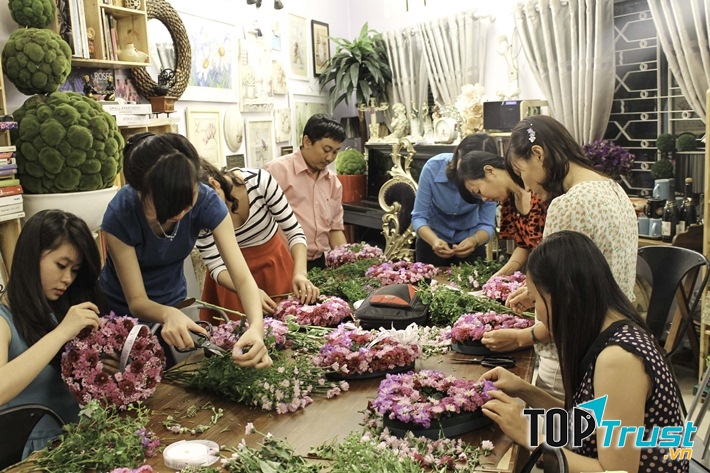  Đến với lớp học của nhà văn hóa phụ nữ, các bạn sẽ được trải nghiệm rất nhiều tiết học thú vị với nhiều bài học bổ ích.