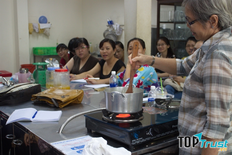 Lớp học nấu ăn ở Nhà văn hóa Phụ nữ