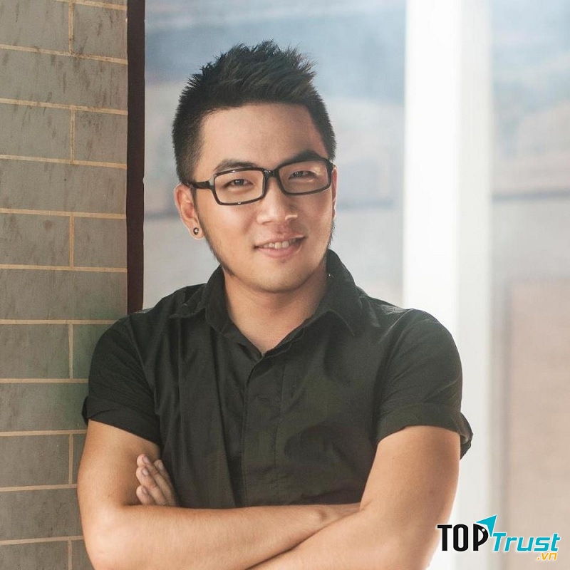 Ảnh chân dung nhà văn Nguyễn Ngọc Thạch