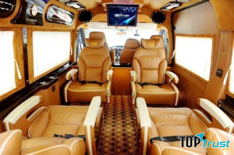 Cúc Tùng Limousine