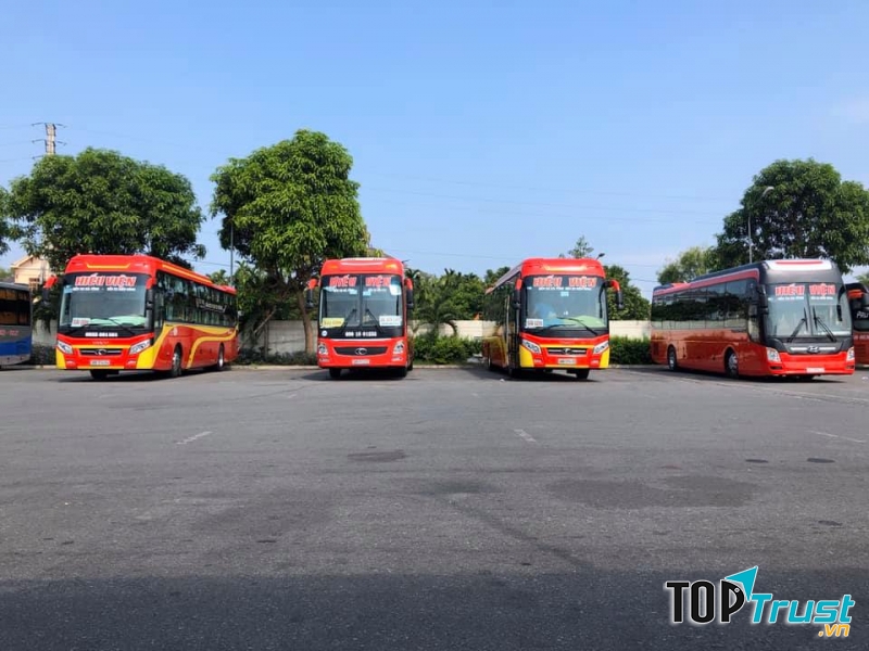 Nhà xe Hiếu Viện