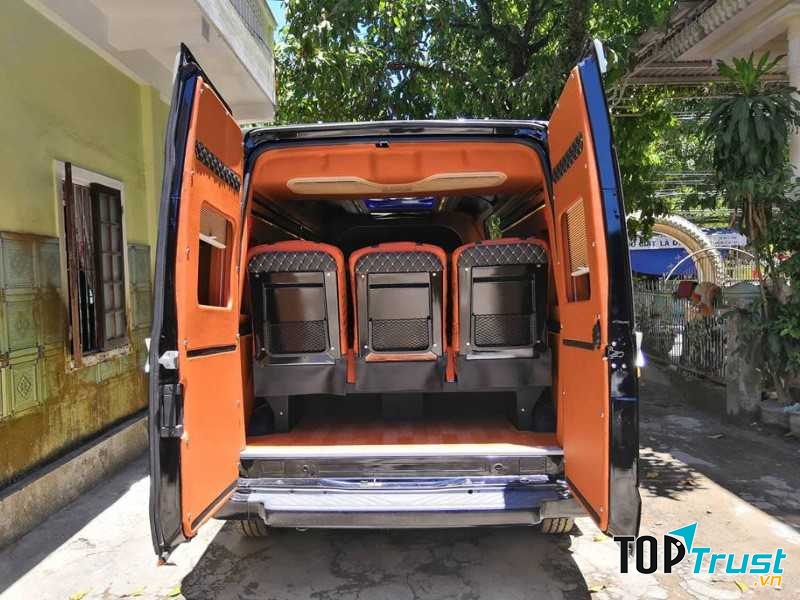 Nhà xe Hương Giang