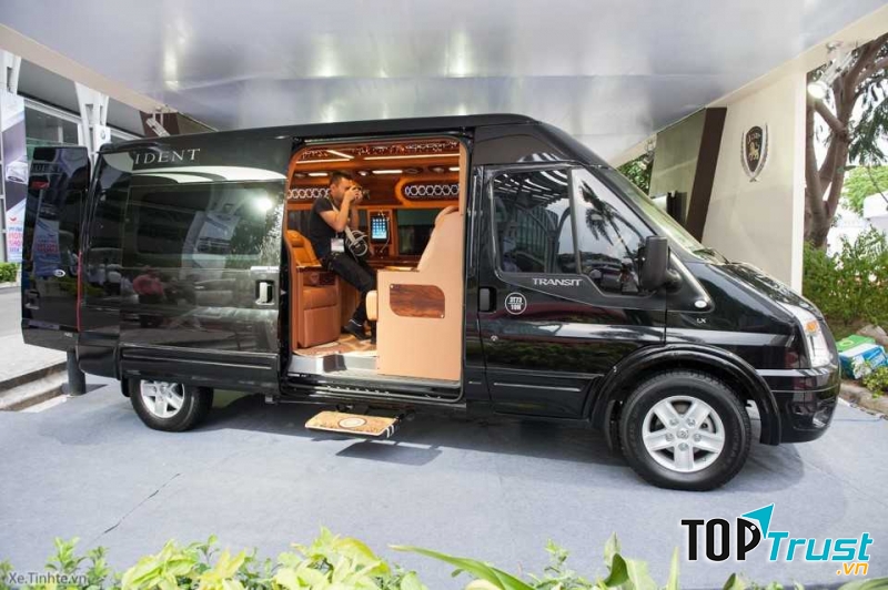 Tấn Hưng Limousine