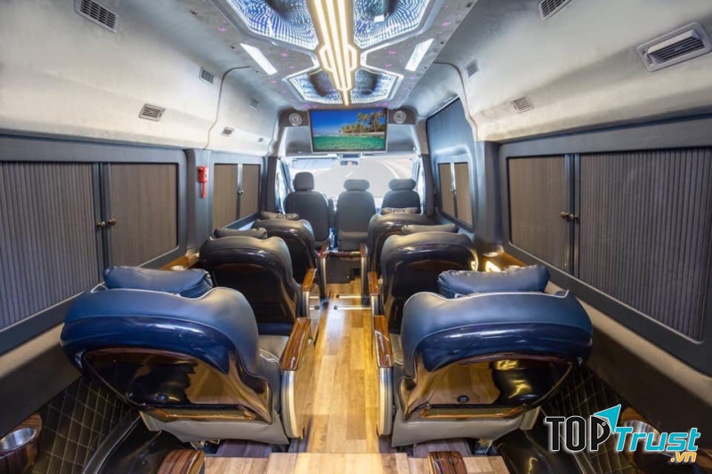 Nhà xe Tân Quang Dũng