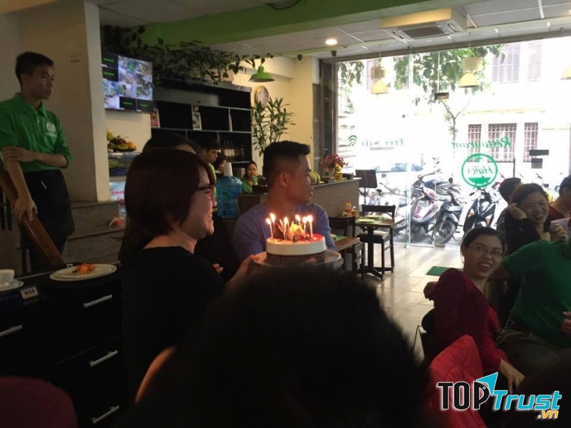 Nhân viên chạy bàn/Phục vụ bàn