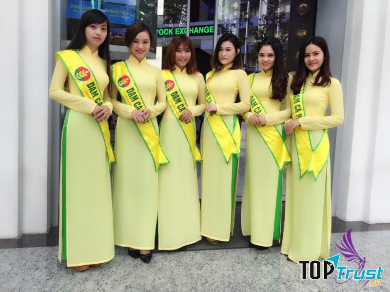 Ngoài ra, khi là một nhân viên giới thiệu sản phẩm bạn có thể tự tin, mạnh dạn hơn khi đứng trước đám đông và nói chuyện với mọi người.