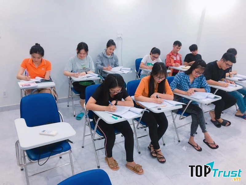 Nhật ngữ Nam Nhật Nam - Quận 9