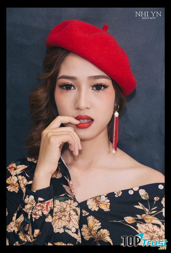 Tại đây, các nàng được chăm chút rất tỉ mỉ trước khi lên hình