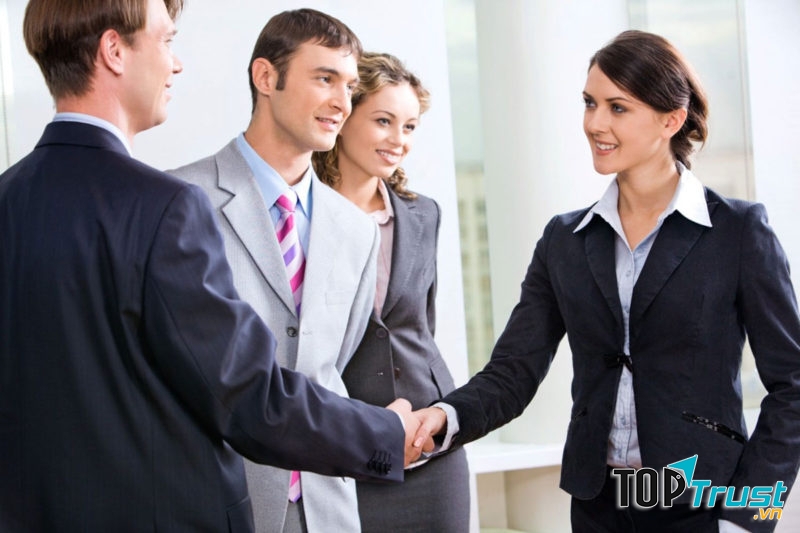 Nhiệt tình và kiên nhẫn với khách hàng