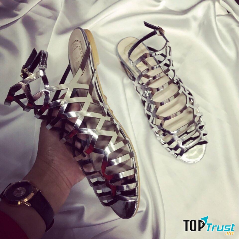 Đôi sandal thời thượng