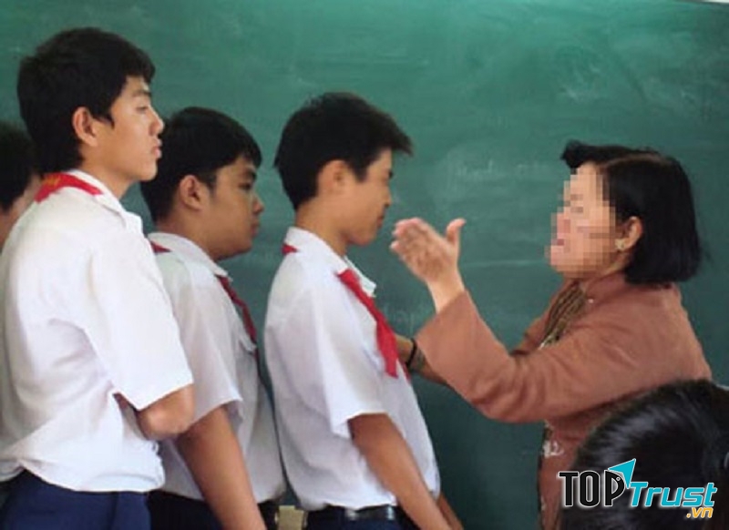 Xúc phạm học sinh - sai lầm nghiêm trọng nhất