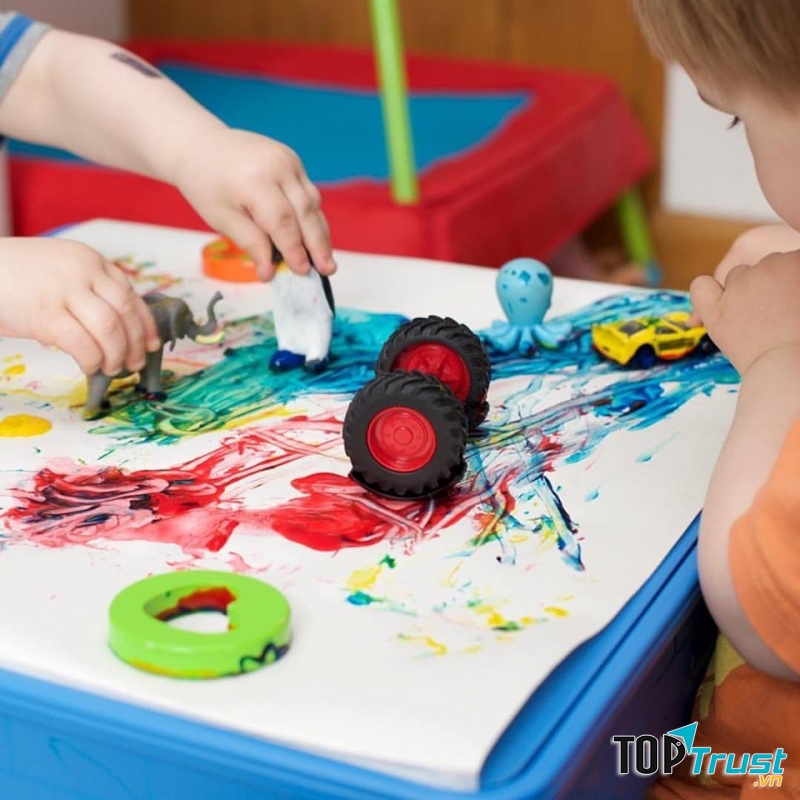 Bức tranh sáng tạo từ những vật dụng đơn giản