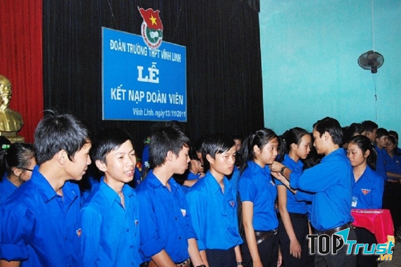 Lễ kết nạp Đoàn viên