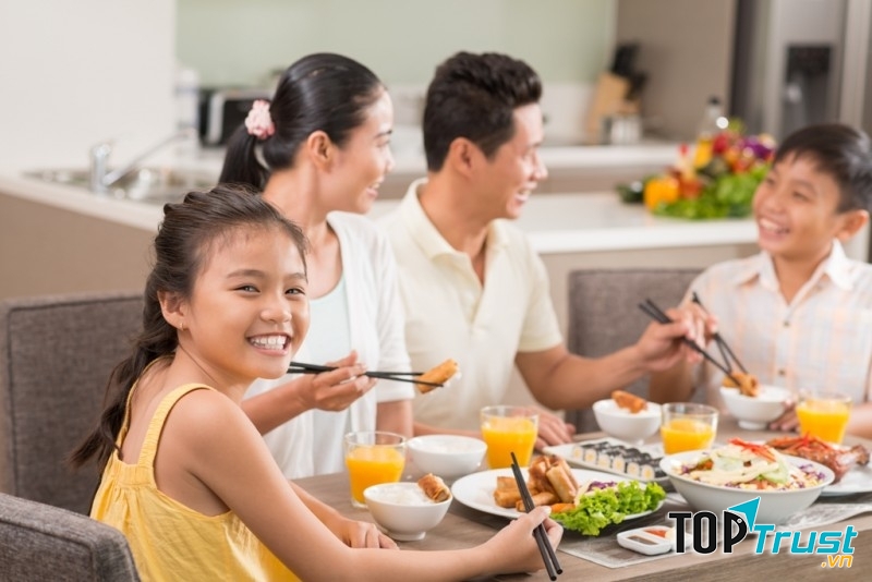 Là type phụ nữ của gia đình, Cự Giải nữ luôn chăm sóc người thân và mái ấm gia đình rất chu đáo