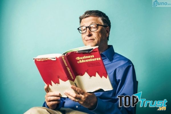 Bill Gates đọc về những cuốn sách rằng giúp ông thành công trong cuộc sống