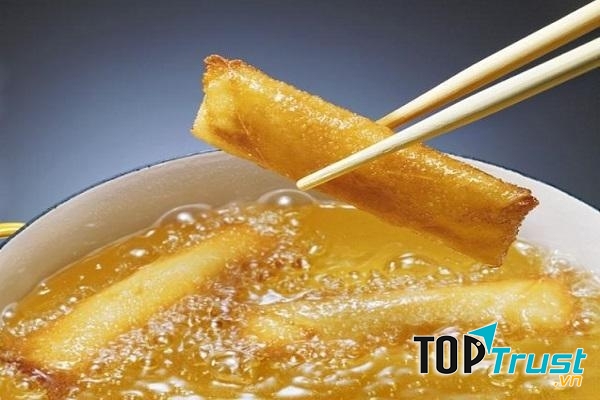 Đồ ăn chiên rán không tốt cho trẻ.