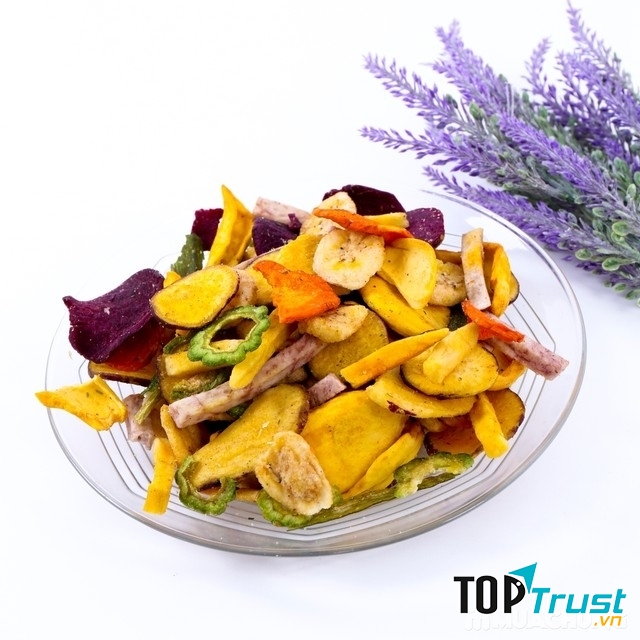 Đồ ăn khô cứng không tốt cho trẻ bị viêm tai giữa.