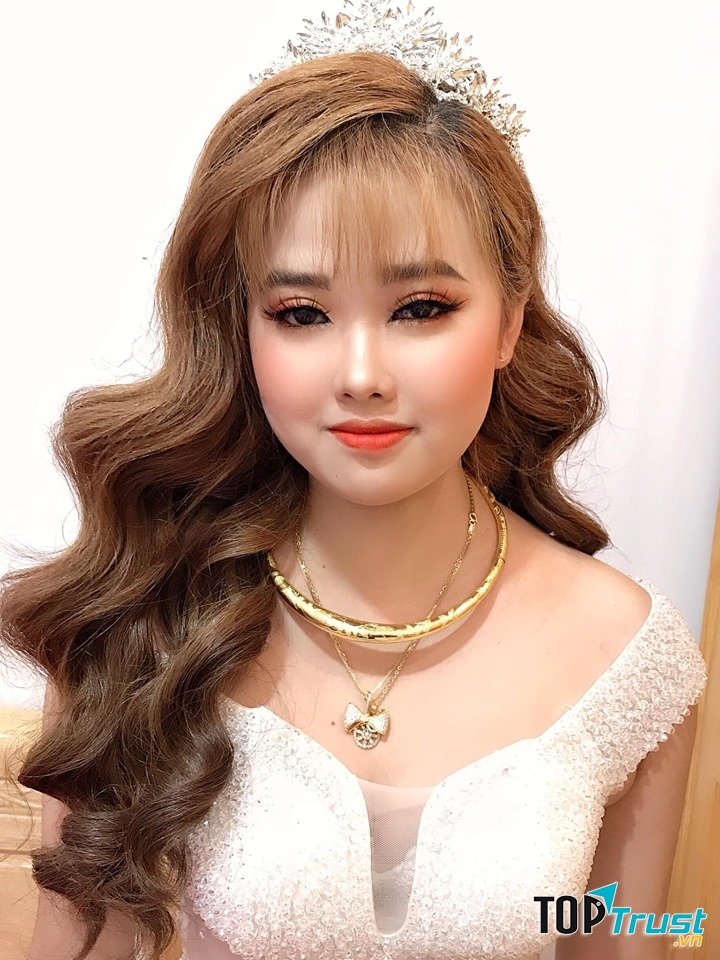 Nhung Lê makeup