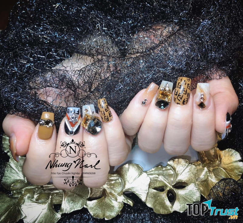 Nhung Nail