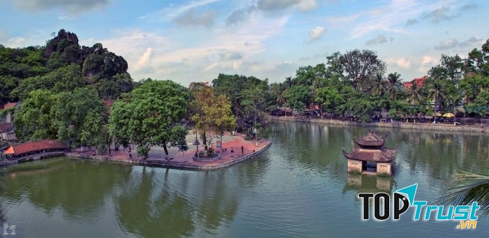 Khu di tích chùa Thầy