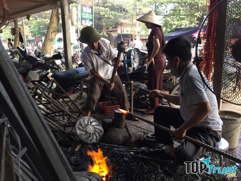 Hình ảnh người thợ rèn
