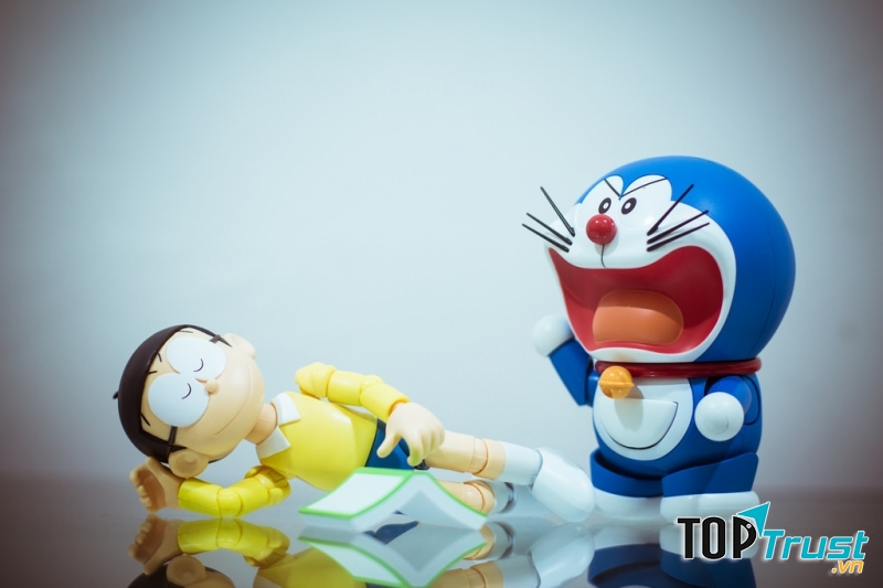 Không biết Doraemon có chịu nổi cậu bé Nobita tinh nghịch hay không ?