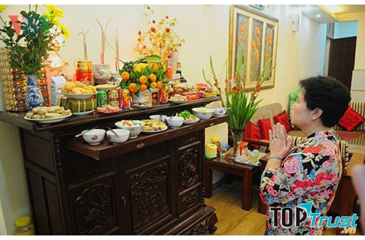 Bài trí bàn thờ ngày Tết