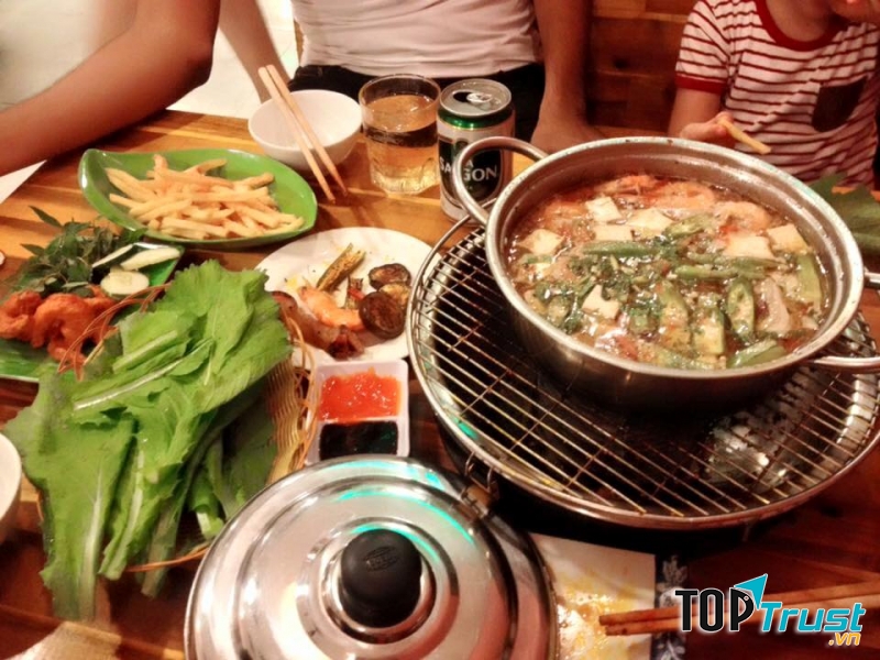 Lẩu tại Nia Quán