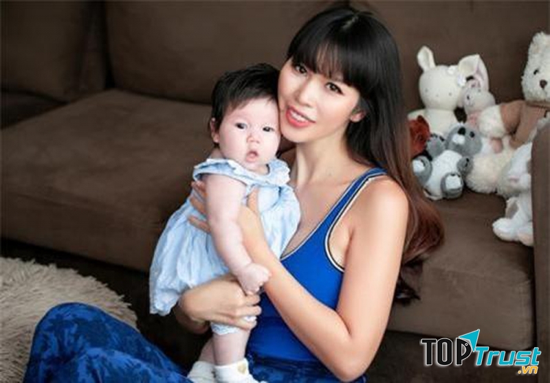 Đi xem phim cùng nhau.