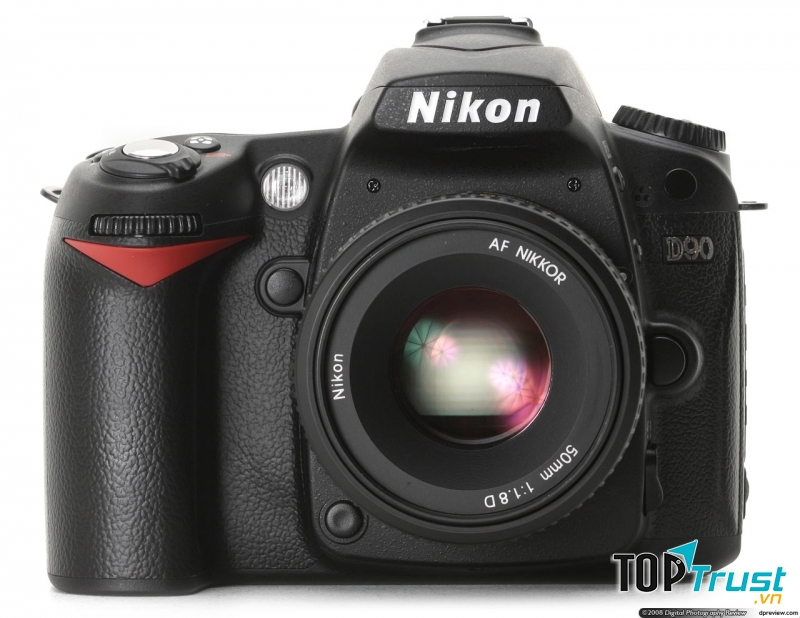 Nikon D90 - máy DSLR quay phim đầu tiên