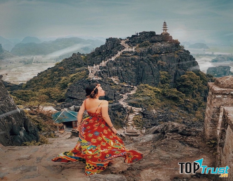 Trải nghiệm tuyệt vời tại Hang Múa – Ninh Bình