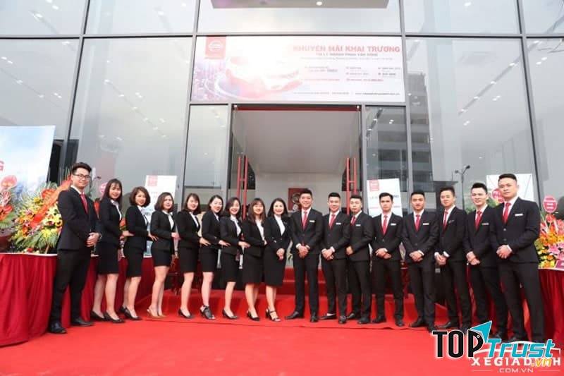 Đội ngũ tư vấn, kĩ thuật viên được đào tạo từ các chuyên gia của Nissan Việt Nam.