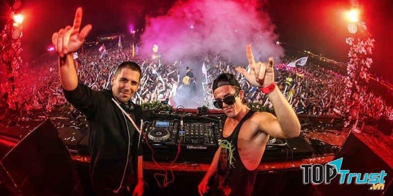 Phong cách cực chất của anh em nhà Thivaios