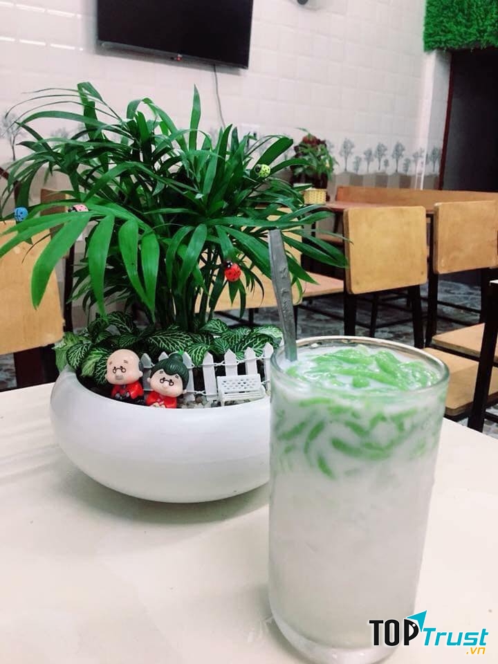 No.195 Chè Thái & Bánh Mỳ Cay