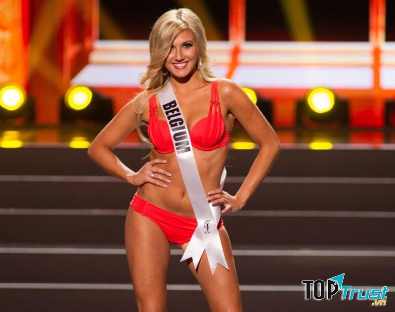 Noemie Happart xinh đẹp khi dẹ thi hoa hậu hoàn vũ năm 2013