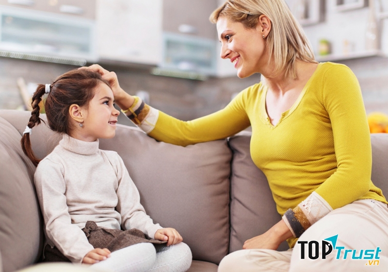 Nói với trẻ rằng nguy hiểm có thể đến từ bất kỳ đâu