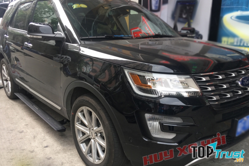 Bậc điện Explorer tại Huy Xe Hơi